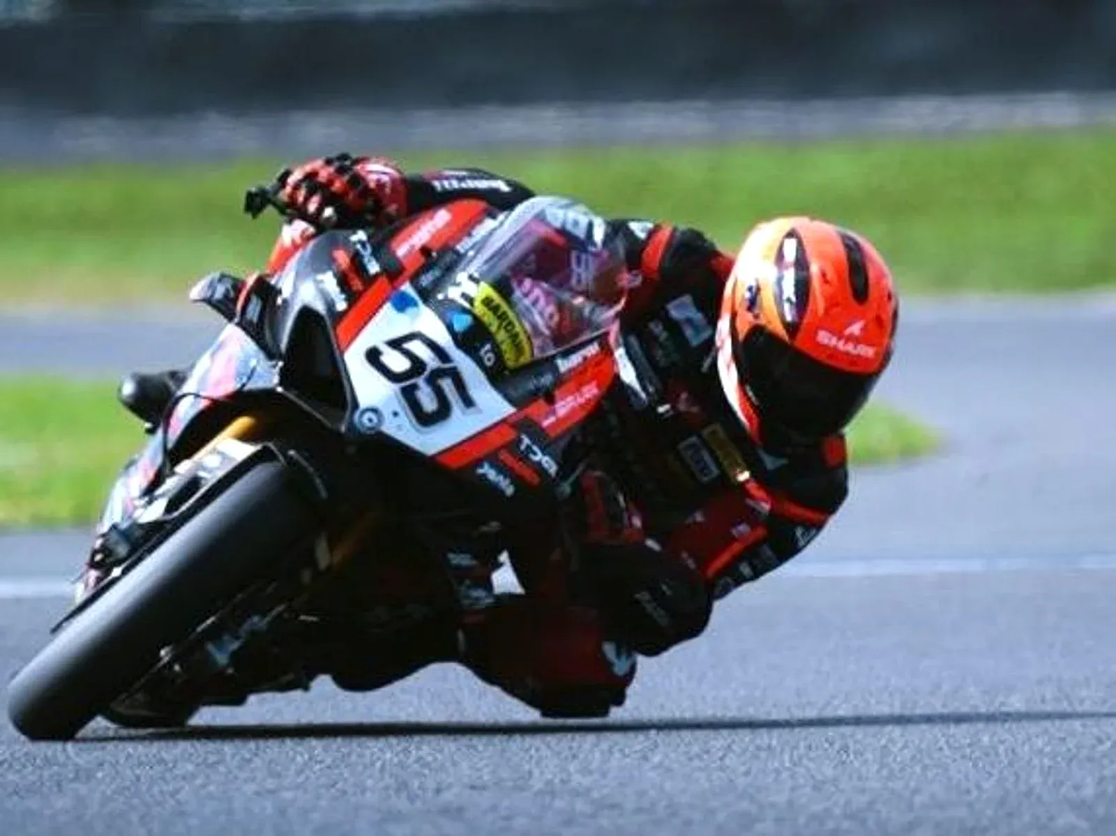 Michal Filla v náklonu na Ducati Panigale V4 R v Cremoně